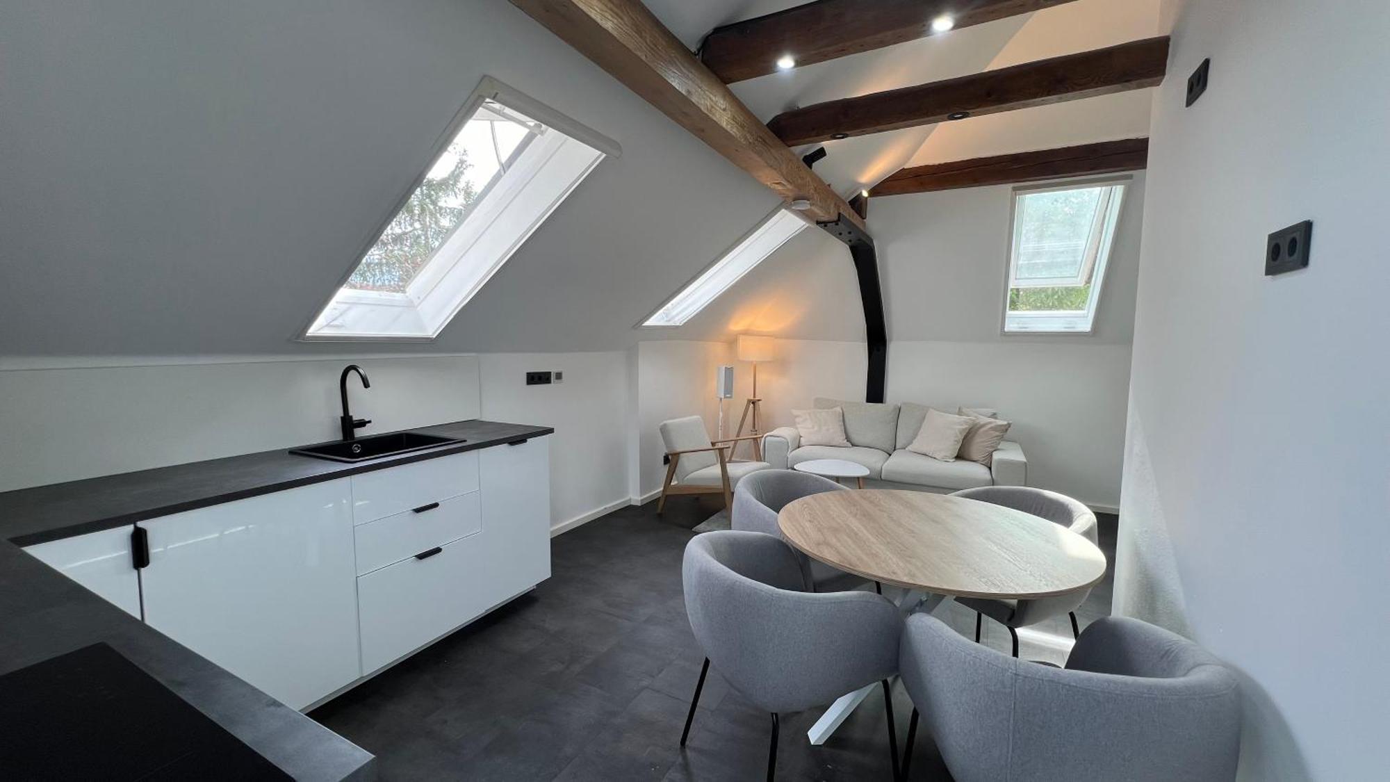 Ludwigshome - Zentrale Lage, Luxusbad, Workspace, Klima Ludwigsburg Bagian luar foto